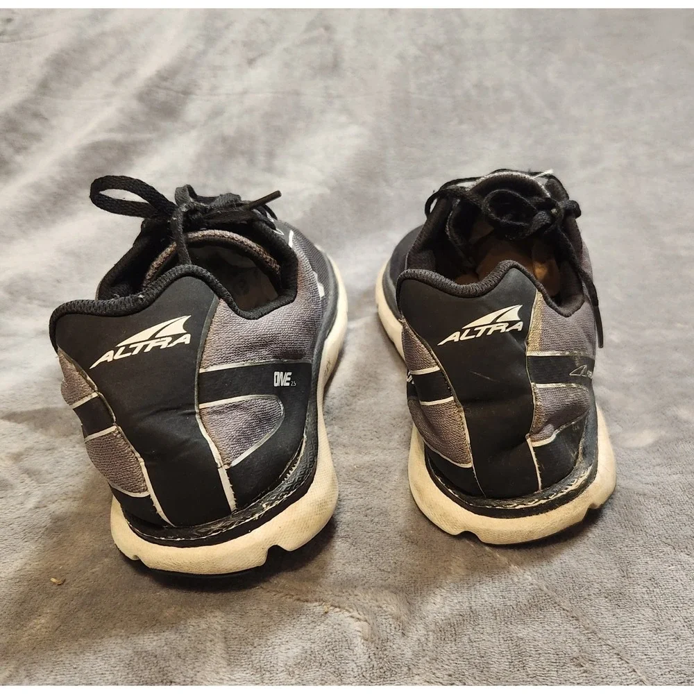 Altra Shoes Mens 11 Black White One 2.5 Running Road Lightweight Zero Drop A1623